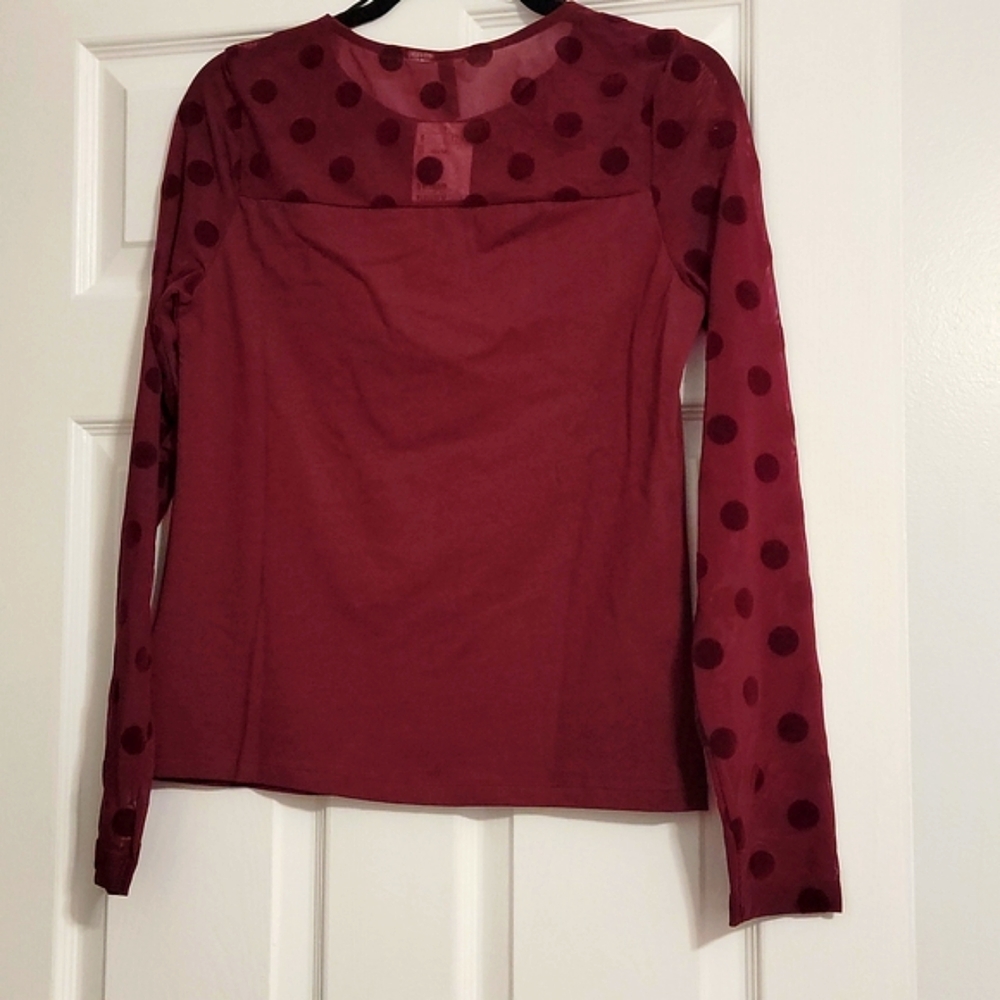 DIVIDED Heart Neckline Long Sleeves Shirt